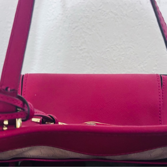 Michael Kors Jet Set Snap Pocket Tote - Picture 5 of 6